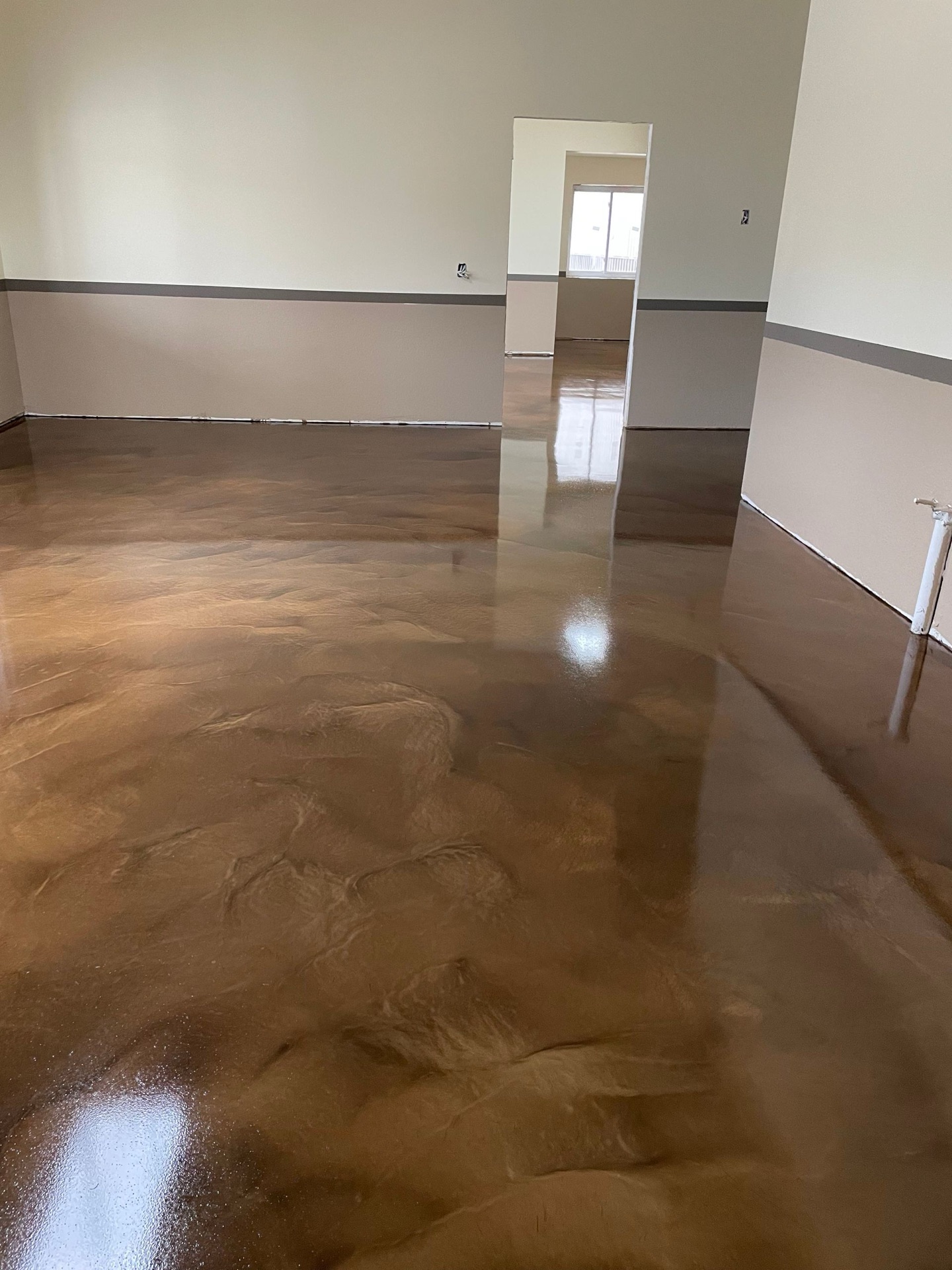 Metallic epoxy finish