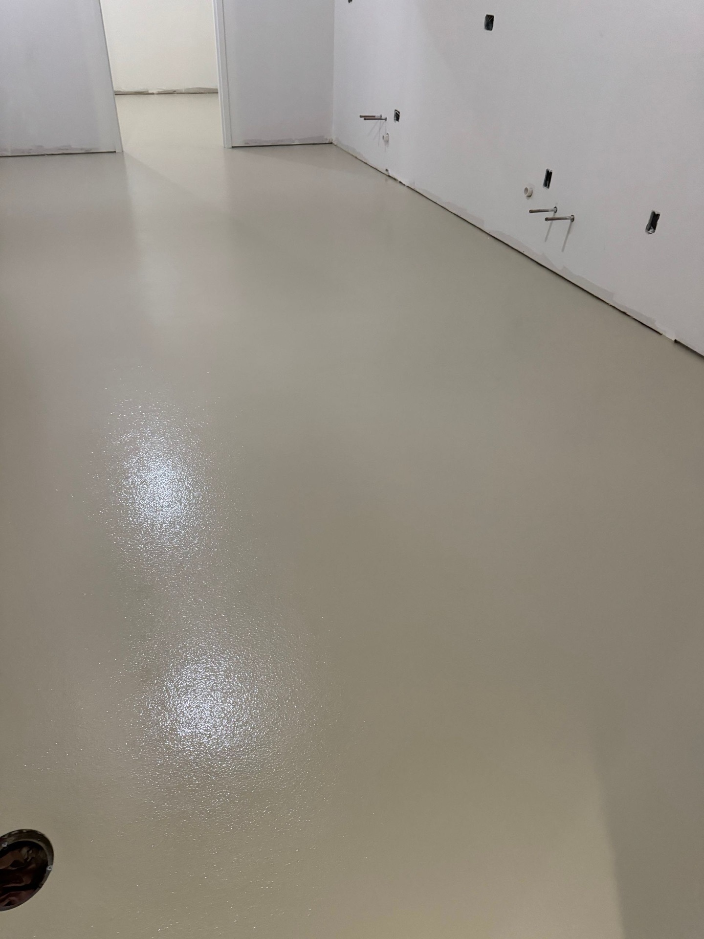 Solid Color epoxy floor finish